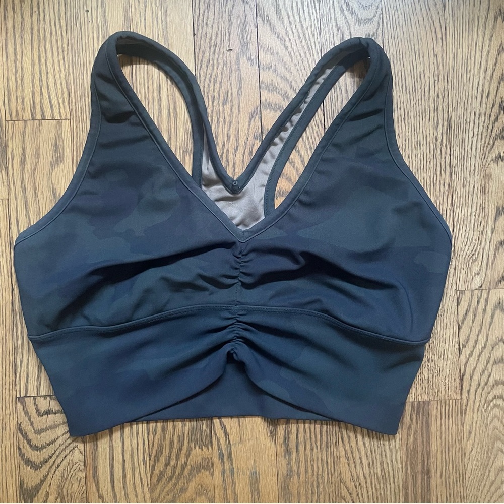 Alo Yoga Wild Thing Bra in camo